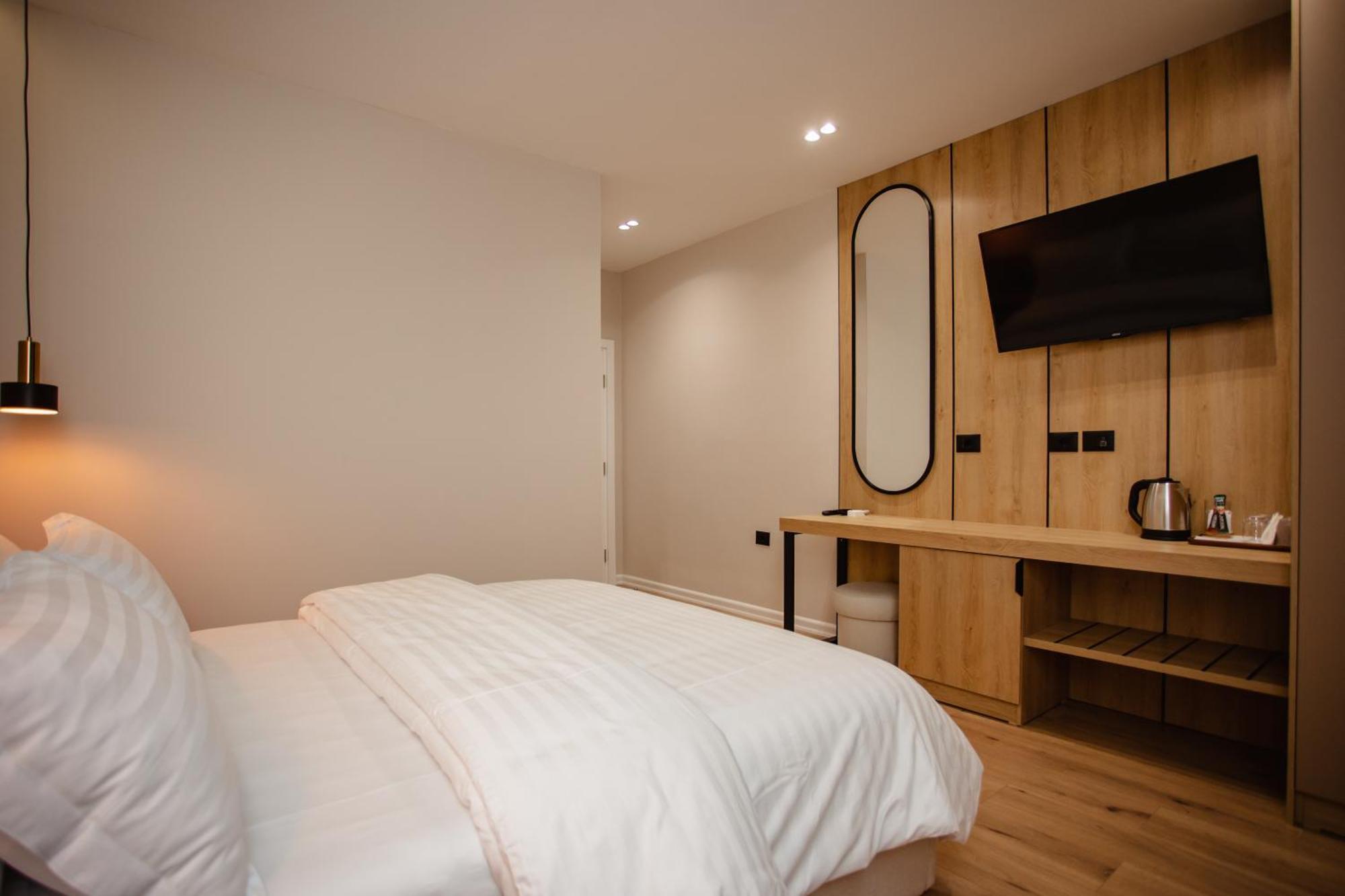 Oro Inn Hotel Shkoder Ngoại thất bức ảnh