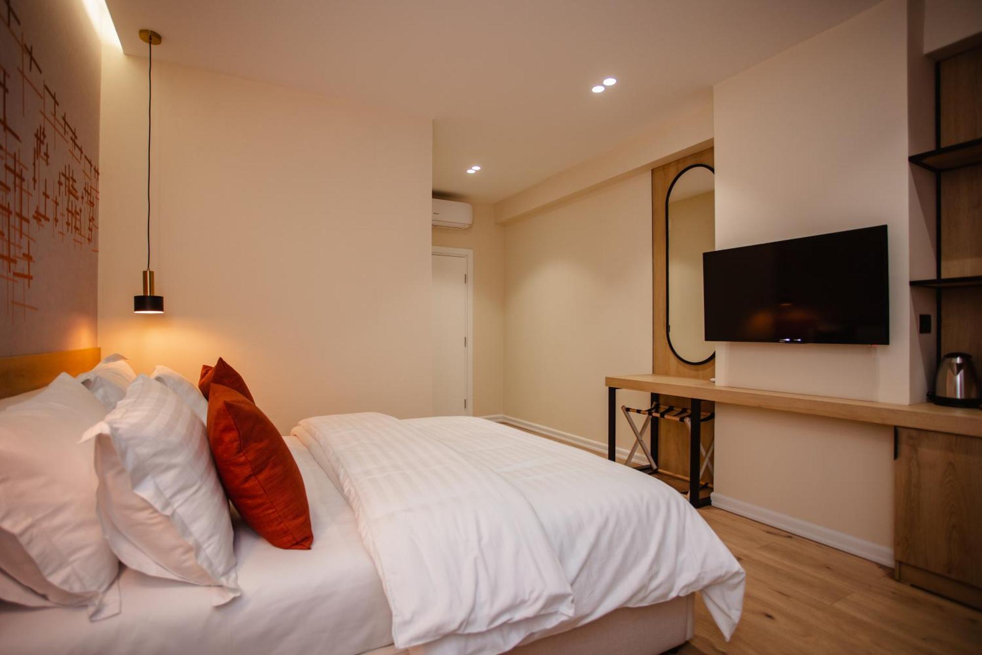Oro Inn Hotel Shkoder Ngoại thất bức ảnh