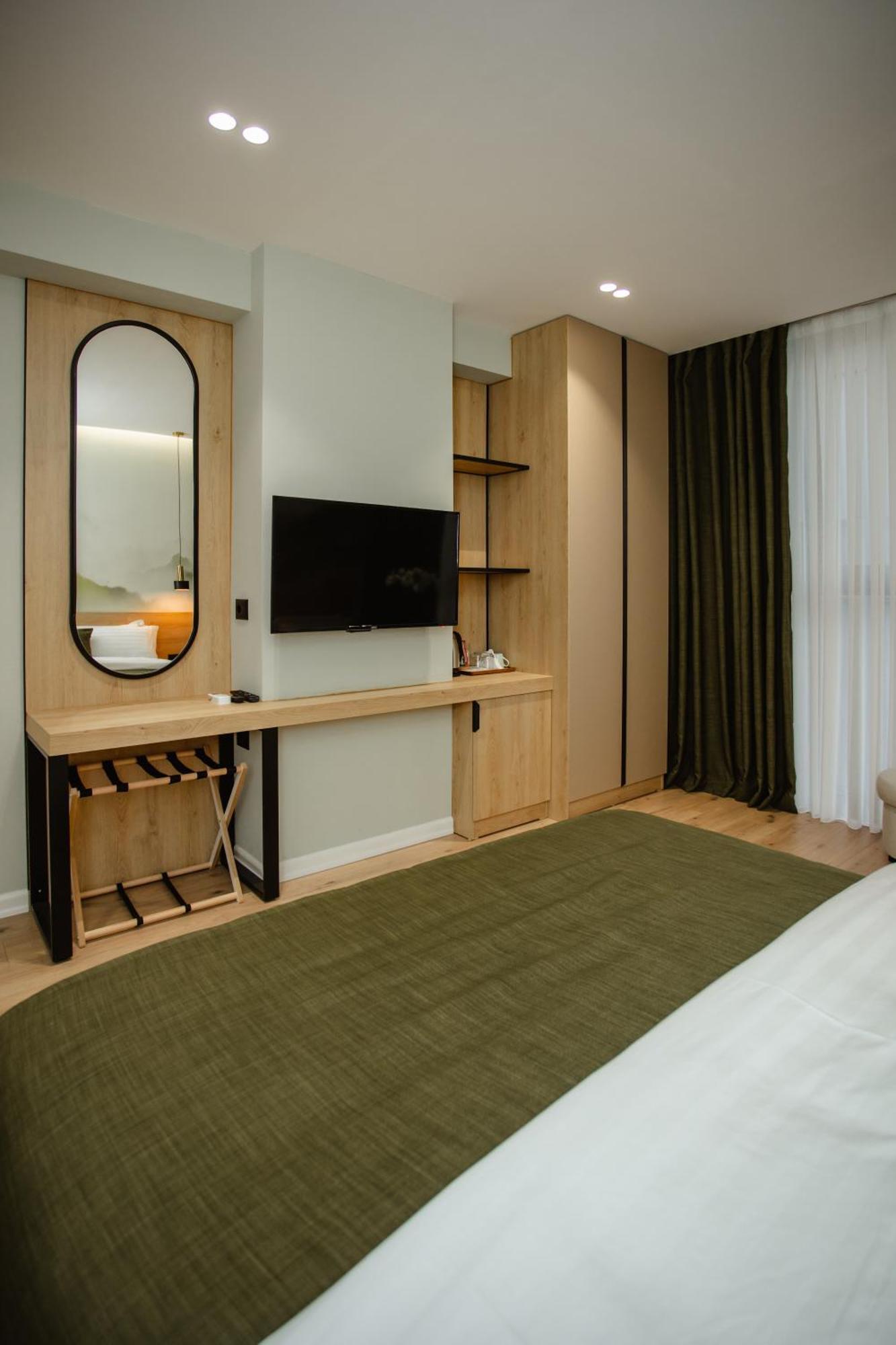 Oro Inn Hotel Shkoder Ngoại thất bức ảnh