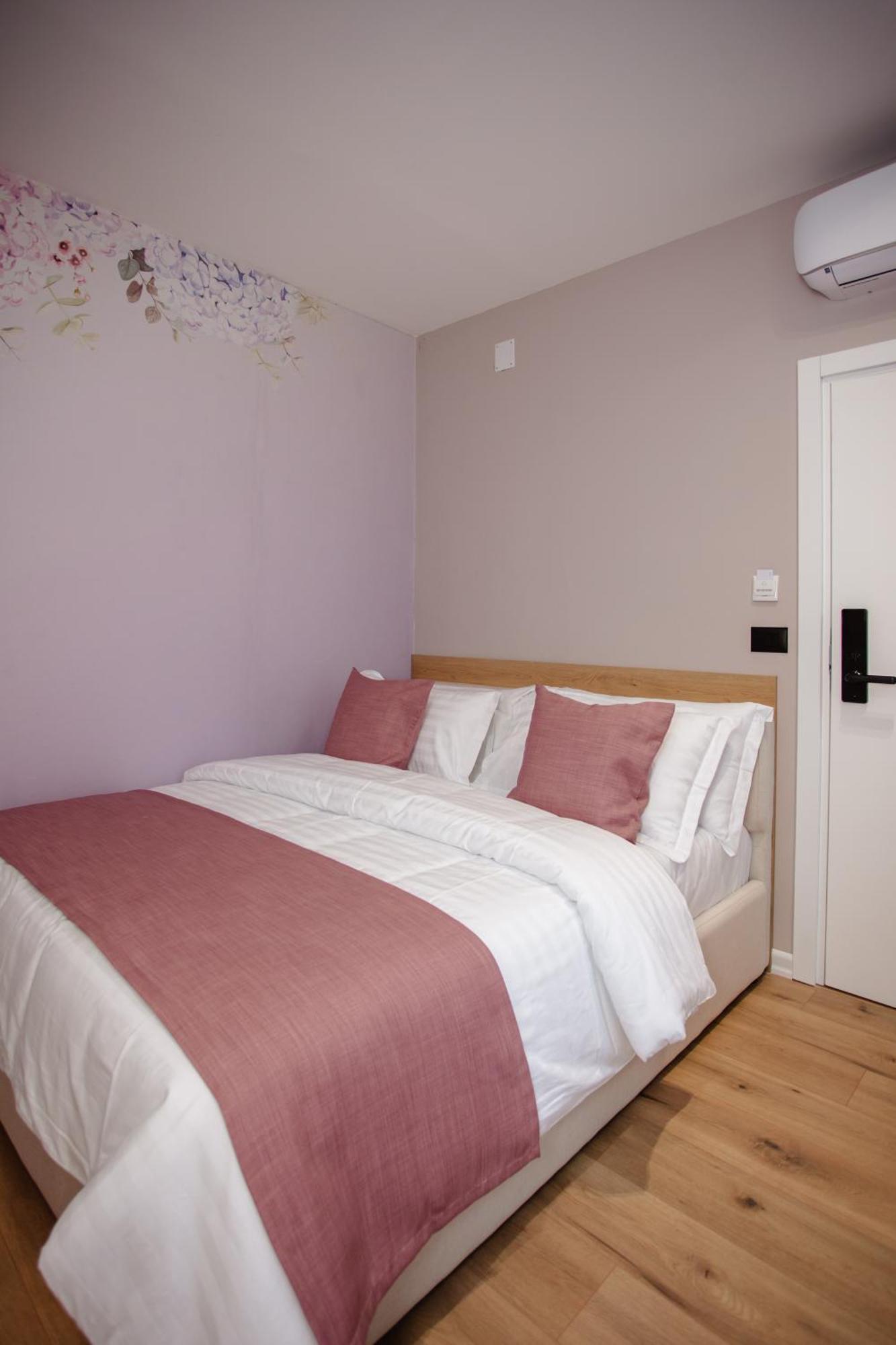 Oro Inn Hotel Shkoder Ngoại thất bức ảnh