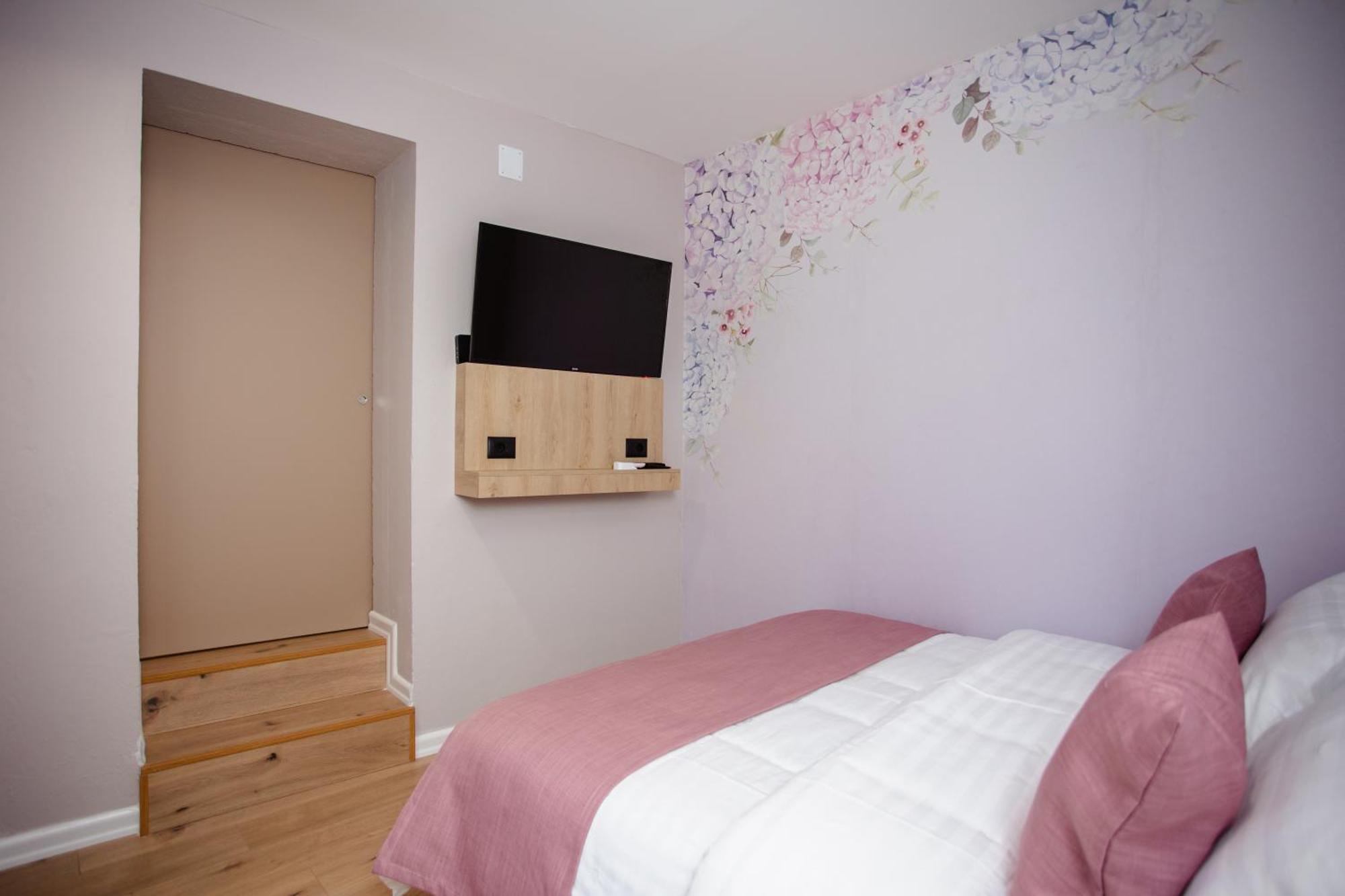 Oro Inn Hotel Shkoder Ngoại thất bức ảnh