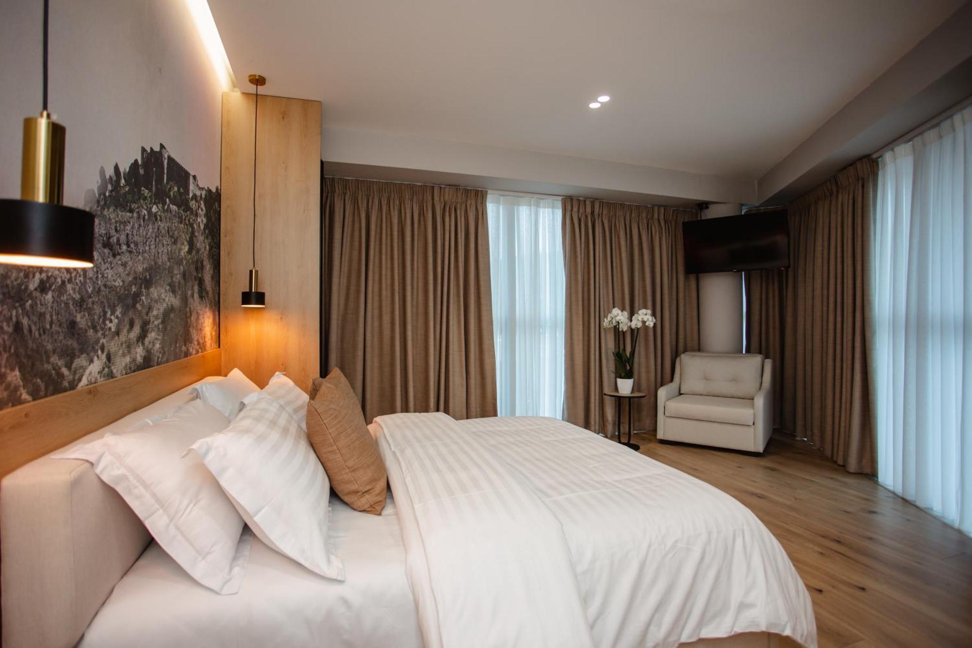 Oro Inn Hotel Shkoder Ngoại thất bức ảnh